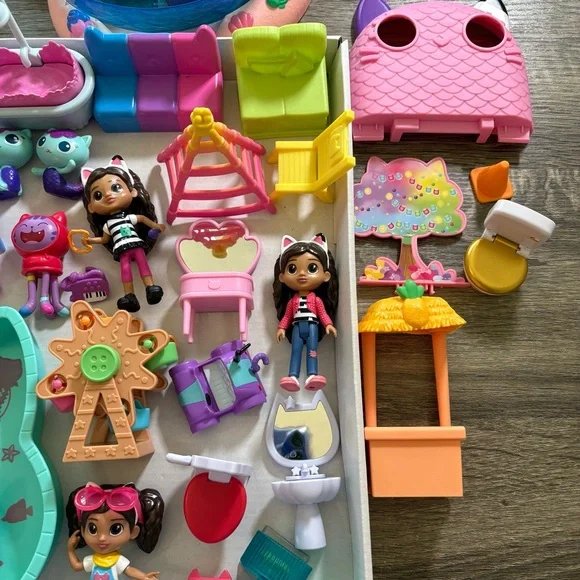 Gabby’s Dollhouse figures, furniture and accessories - Picture 4 of 9